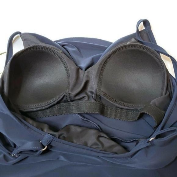 Tankini top NWOT tiered black flattering tankini top style number 453634 size 8 - Picture 3 of 5